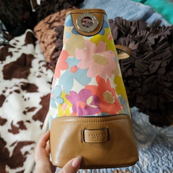 Coach Hadley Floral Print Duffle Shoulder Bag Tote Purse - Picture 2 of 8
